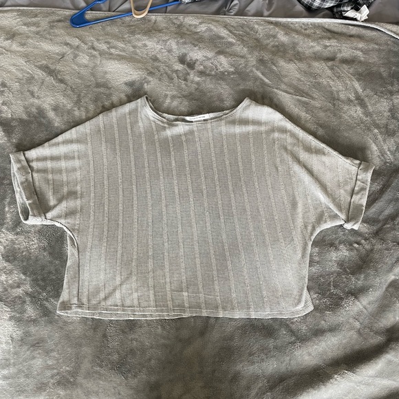 Crop Top Grey & White Stripes Caution to the Wind - Picture 5 of 7